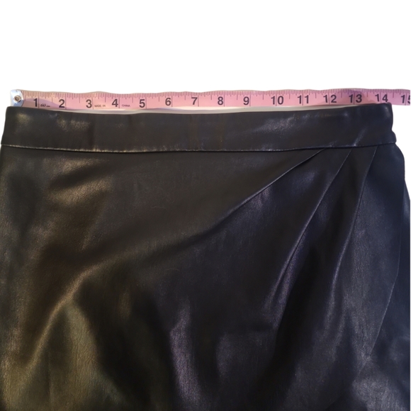 Express Faux Leather Wrap Mini Skirt size 6 - Picture 8 of 10